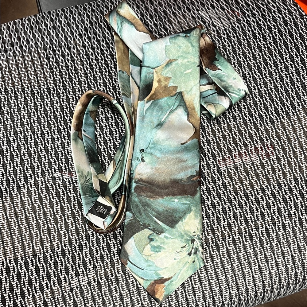 Stylish Floral Tie Set in Green and Brown